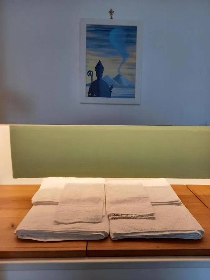 Le Petit Palais - Naples Bed and Breakfast Bed & Breakfast